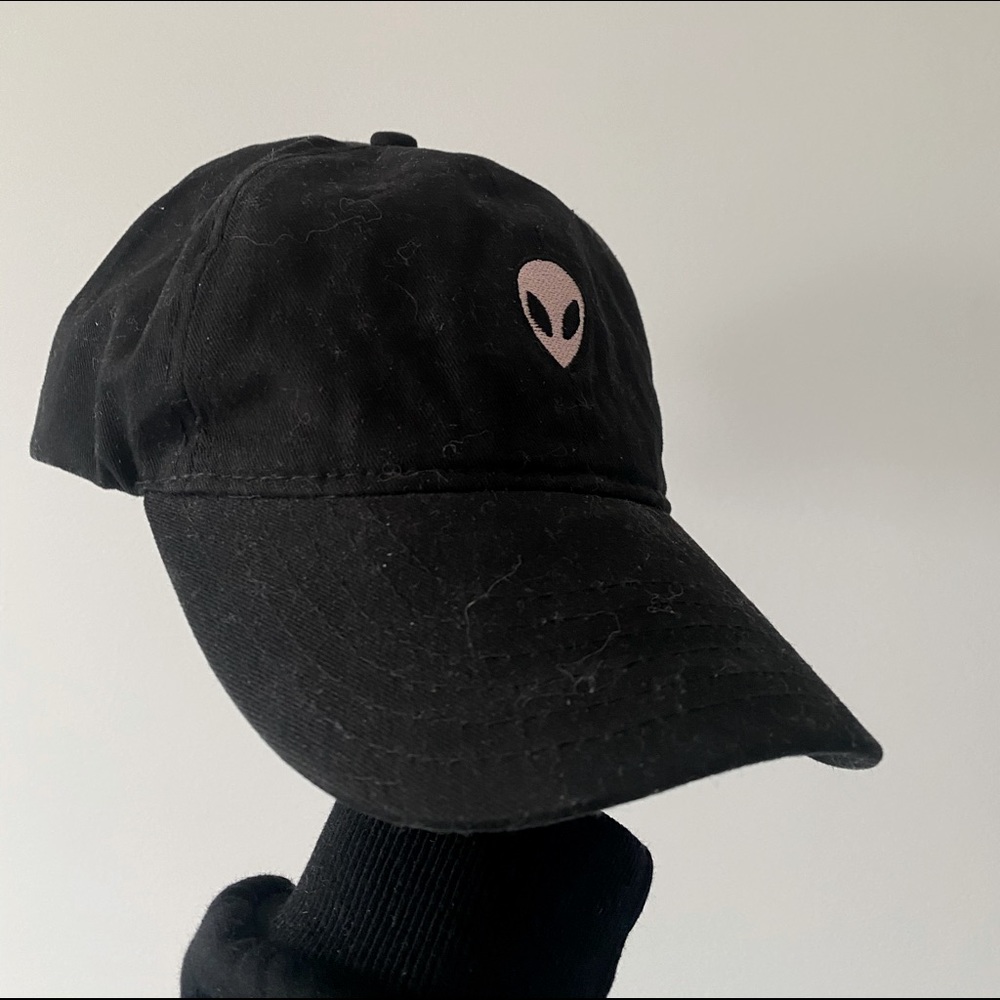 Black Alien Embroidered Women's Cap
